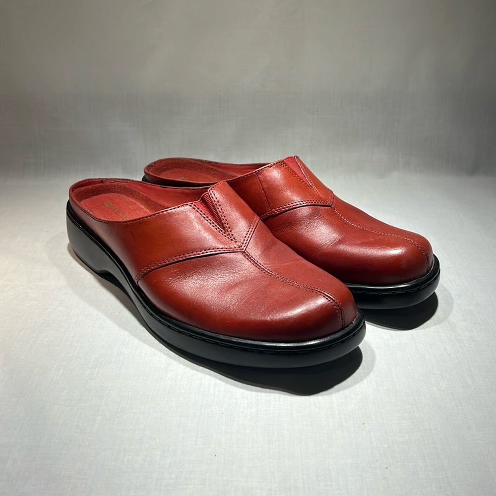 Red leather Naturalizer Mules